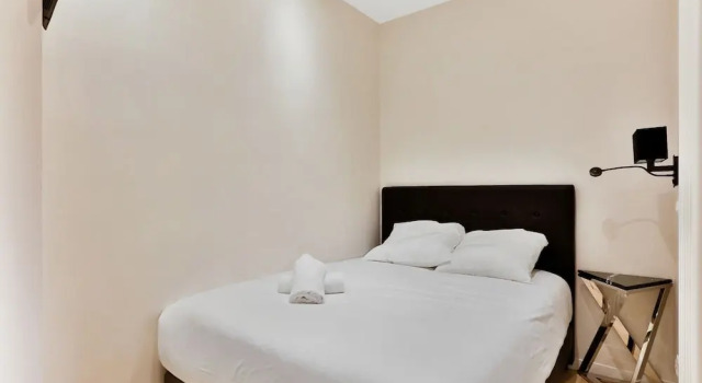 Blue Nights Apartments - Sébastopol, Забронировать Апартаменты/квартира Отели Парижа с бассейном, рядом с Северный вокзал - Восточный вокзал, Бассейн
