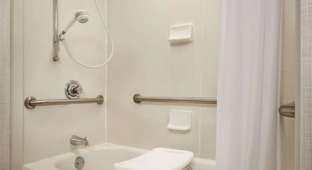 Четырёхместный номер Standard Hampton Inn & Suites Middletown