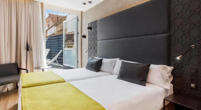 Номер Terrace Premium Catalonia Giralda
