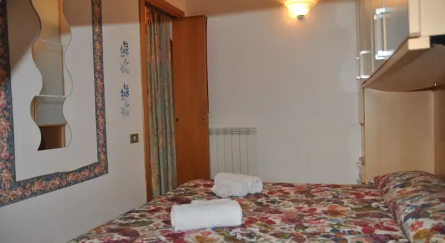 Villa Barbie Between Terracina and Sperlonga, 400 mt From Beach, Book Villa Sommerhuse i Terracina, Hytte
