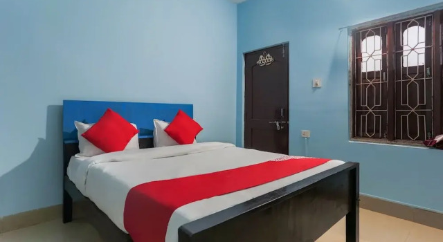 Royal Blues by OYO Rooms
