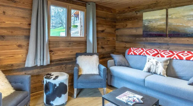 Chalet Chaleureux - 1 Ch - 4 Pers - Terrasse - Parking - FR-1-437-75, Забронировать Шале Виллы Овернь-Рона-Альпы, Вилла