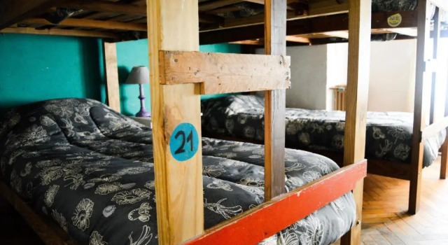 Кровать в общем номере (женский номер) Zeppelin Art-Hostel