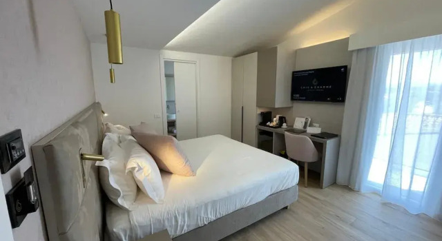 Номер Deluxe Chic & Charme Luxury Rooms