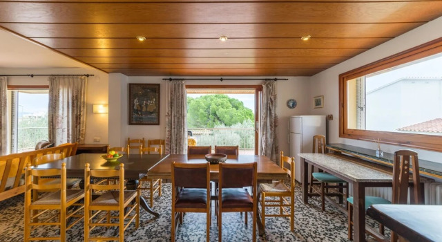 Villa Nuria, Забронировать Отель Ла-Эскала Alt Empordà, рядом с Les Barques Beach