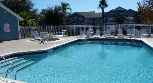 ​Near Theme Parks! Spectacular New 3 BR Home, Sleeps 7, Patio, Pool!, Book Hotel Hoteller i Four Corners med pool, Swimmingpool