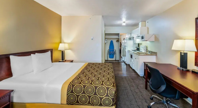 Двухместный номер Standard с балконом Econo Lodge Inn & Suites High Level