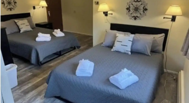Четырёхместный номер Comfort с видом на горы Colton Point Motel