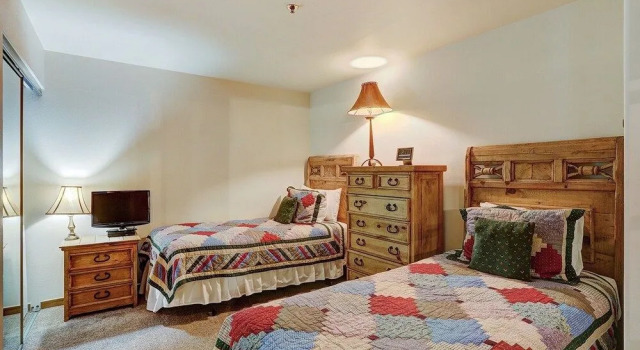 Newly Renovated 2 Bed/ 2 Bath Beaver Creek  2 Bedroom Condo by RedAwning, Забронировать Апартаменты/квартира Апартаменты Бивер-Крик, рядом с Highlands Ski Lift, Апартаменты/квартира