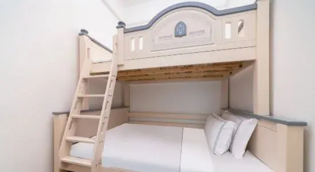 Семейный люкс с 2 комнатами с балконом и с видом на море Begonia Hotel