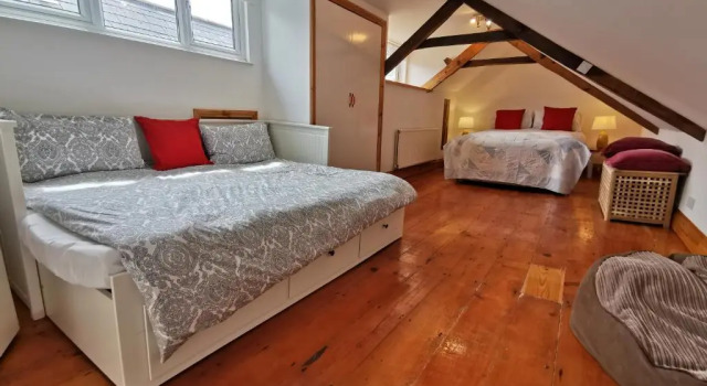 THE OLD RECTORY GLEBE HOUSE in Jacobstow 10 mins to Widemouth bay and Crackington Haven,15 mins Bude,20 mins tintagel, 27 mins Port Issac