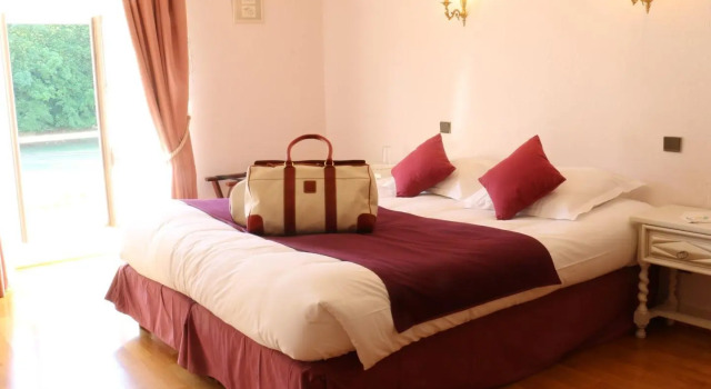 Двухместный номер Standard Le Domaine de Montchevreuil