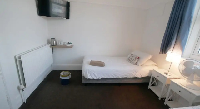 Blue Lagoon Bar and B&B, Rezervasyon Otel Hove East Sussex