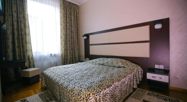 Полулюкс Hotel Star