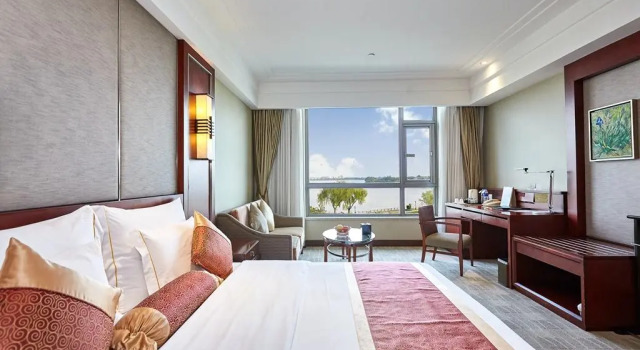 Двухместный номер Standard с видом на озеро Tongli Lakeview Hotel