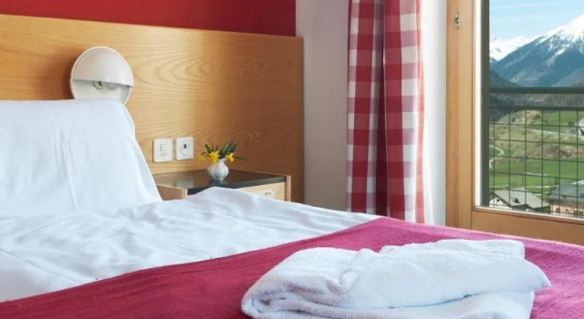 Aurora-Ardez, Book Hotel  