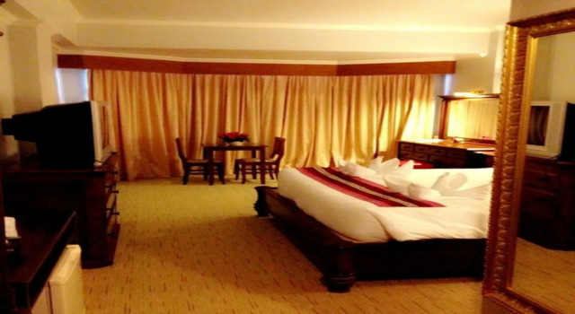 Thepnakorn Hotel, Boek Hotel Buri Ram 