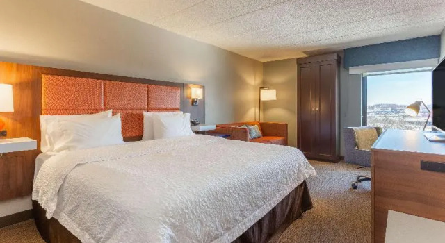 Студия Hampton Inn Madison East Towne Mall Area