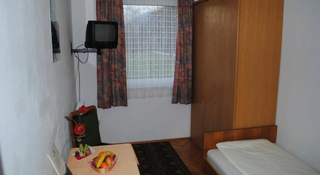 Radgasthof Schütz, Rezervați Hotel Ferlach 