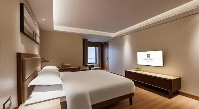 Люкс Deluxe Borrman Sunshine Panorama Selected Hotel (Shanwei Ermalu Food Street)