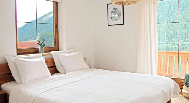 Beautiful Holiday Home Near St Anton Am Arlberg With Sauna, Prenota Hotel Hotel a Tirolo con parcheggio, Parcheggio