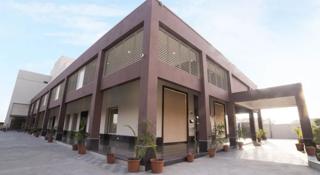 Hotel Rajhans Abhinandan