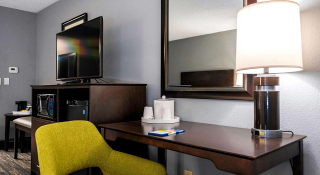 Четырёхместный номер Standard Hampton Inn Kinston