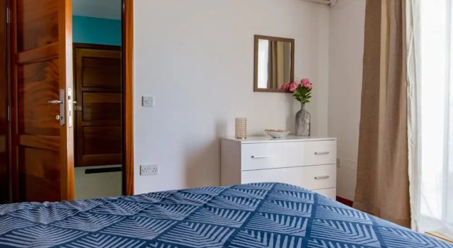 Luxury 3BR Apartment by the Sea, Prime Location
