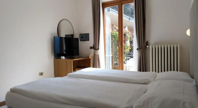 Hotel Gallo, Забронировать Отель Отели Тиньяле с бассейном, Бассейн