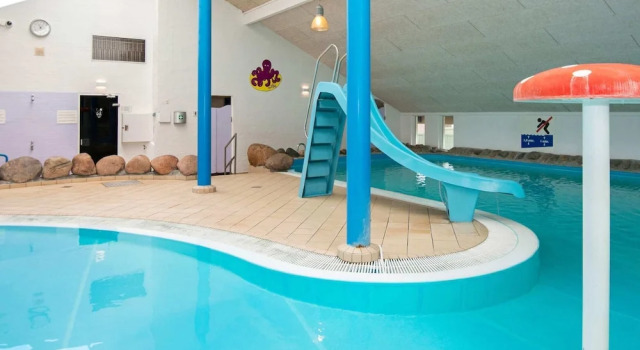Коттедж 6 person holiday home on a holiday park in Hemmet
