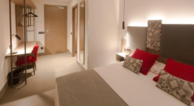 Urban A+++ Hotel, Забронировать Отель Трес Кантос Sierra Norte de Madrid, рядом с Торговый центр г. Трес-Кантос