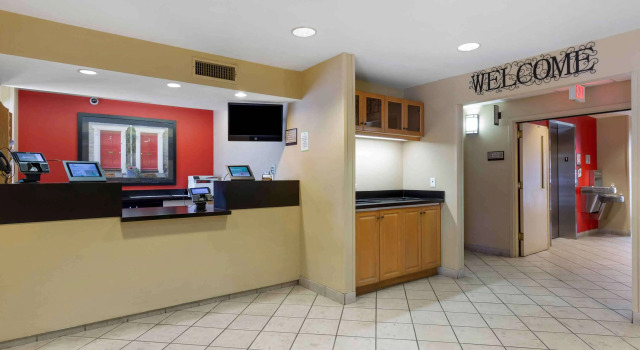 Extended Stay America Suites - Phoenix - Scottsdale, Забронировать Отель Отели Скотсдейл с парковкой, Парковка