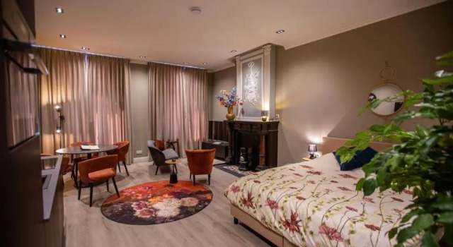 Suite 105