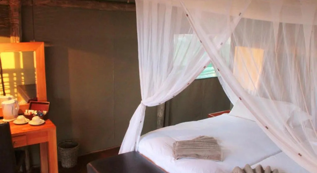 Intu Africa Suricate Tented Kalahari Lodge, Rezervasyon Otel Hoachanas Mariental Rural