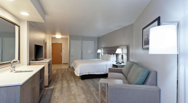 Двухместный люкс Hampton Inn & Suites Hermosa Beach