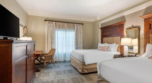 Четырёхместный номер Deluxe с балконом Omni Barton Creek Resort and Spa Austin