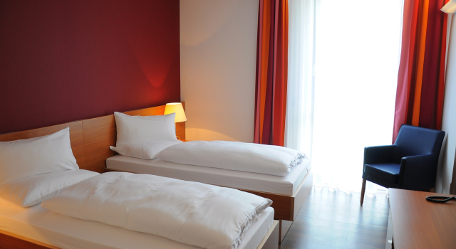 Hotel Franz, Забронировать Отель Хуттроп всего Эссен