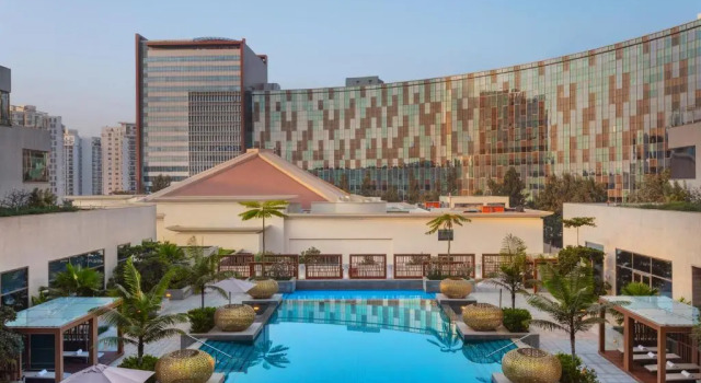 Двухместный номер Standard с видом на бассейн Sheraton Grand Bengaluru Whitefield Hotel & Convention Center