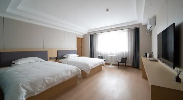 Yuejujiudian, Book Hotel Hoteller i Bachu med parkering, Parkering
