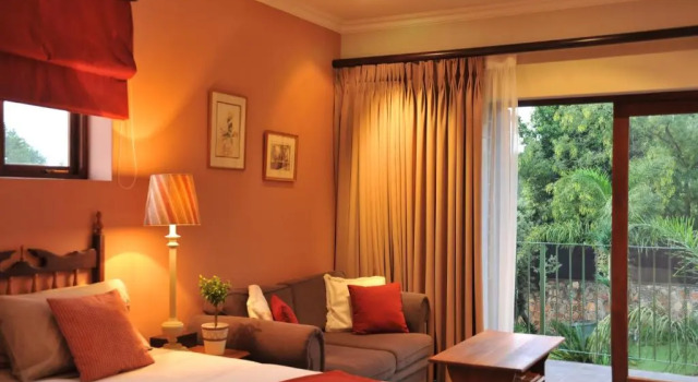 Люкс Claires of Sandton Luxury Guest House