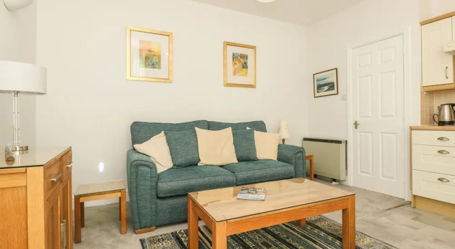 Headland Apt 7, Забронировать Отель Отели Коверек 4 звезды, рядом с Пляж Коуврек, 4*