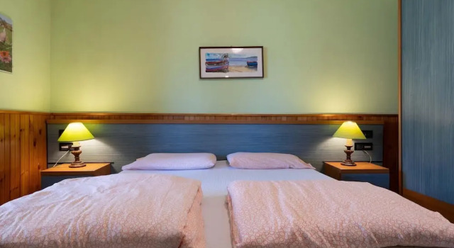 Villa by Lake Idro With Panoramic Views, Buchen Sie Villa Hotels in Idro mit Pool, Schwimmbad