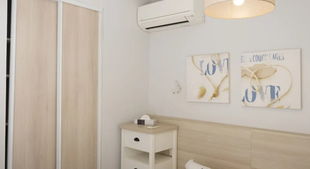 Hotel La Ciotat - A deux pas de leau, Забронировать Отель Отели в центре Ла-Сьота, в центре