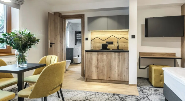 Szlakami 5 Dolin - apartamenty obok Doliny Strążyskiej - sauna i parking GRATIS, Забронировать Отель Отели Высоких Татр с парковкой, Парковка