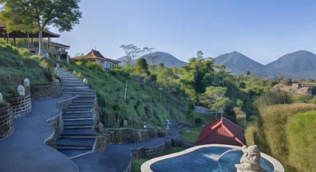 Полулюкс Munduk Tentrem Resort