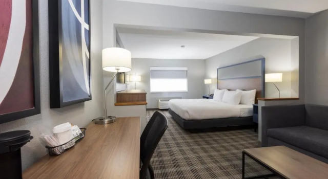 Люкс AmericInn by Wyndham Duluth