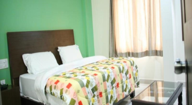 KVP Inn Tirupati, Rezerwuj Hotel Hotele w Andhra Pradesh z parkingiem, Parking