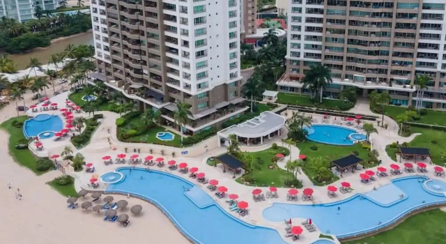Коттедж Ocean Front Condo 1 Bedroom 3 Beds 2 Bathrooms