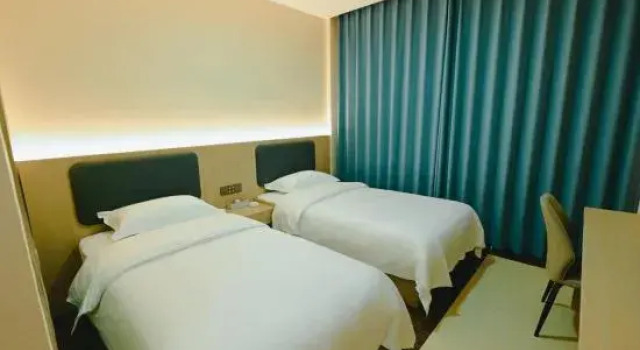 Jingtai 7-day Intelligent Hotel