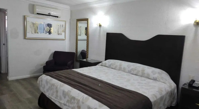 Los Cedros Hotel Inn Chihuahua, Boek Hotel Hotels in Chihuahua met ontbijt, Ontbijt